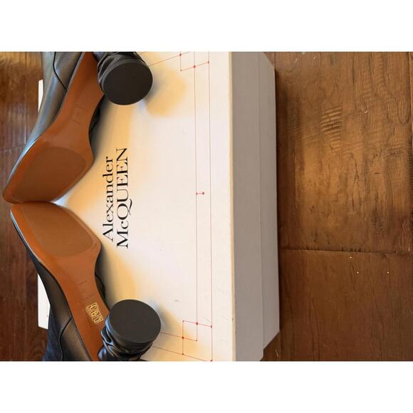 Alexander McQueen Black Leather Women's Ankle Boots with Sculpted Heel - Picture 5 of 8